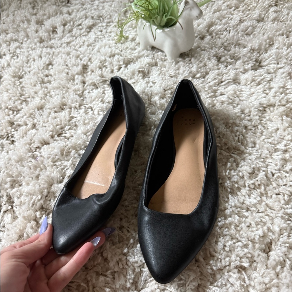 A new day Black leather pointed toe flats